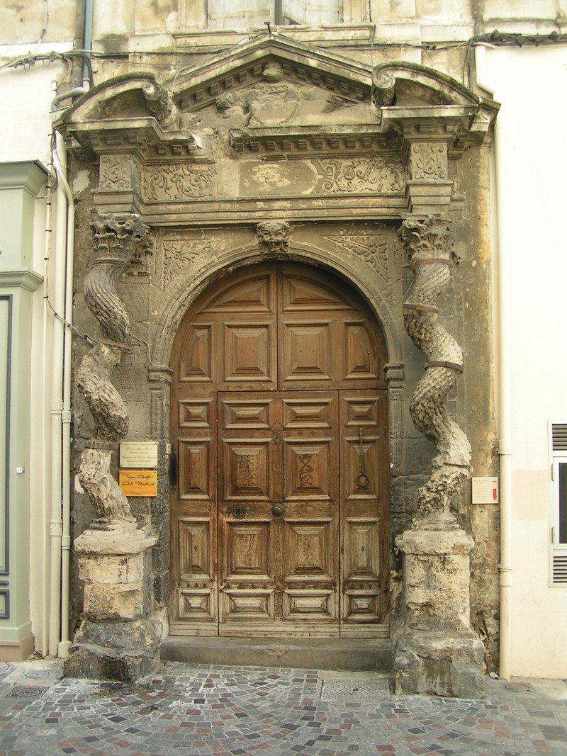 arles-saint-trophime