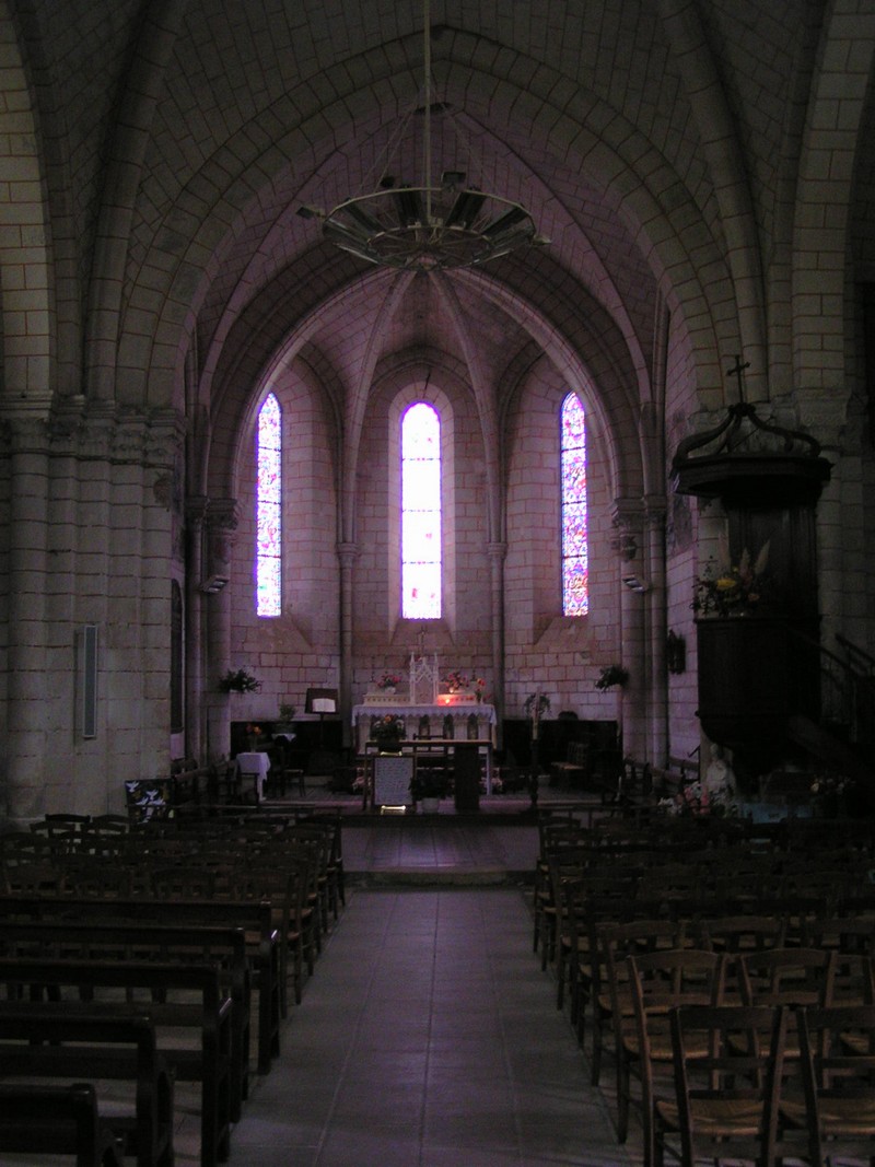 azay-le-ferron-kirche