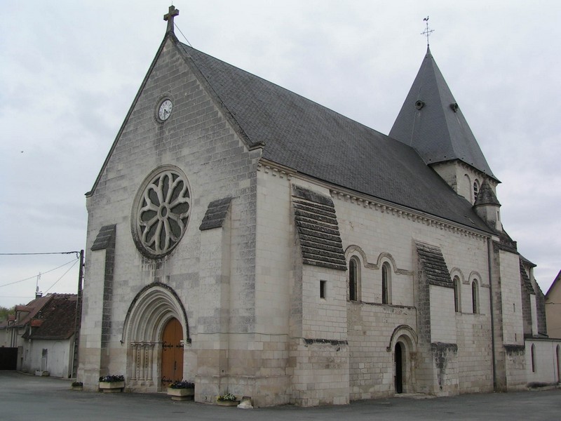 azay-le-ferron-kirche