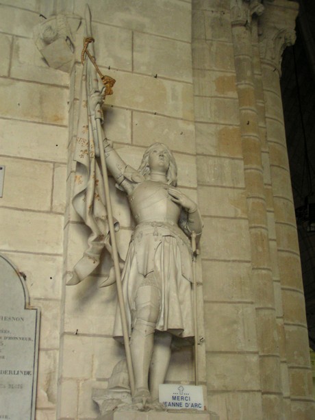 azay-le-rideau-kirche