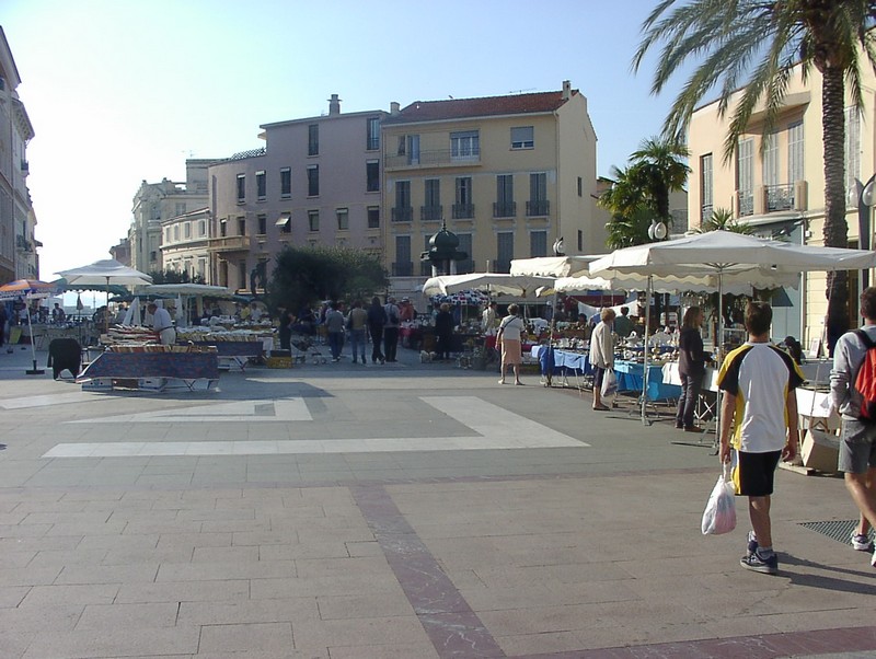 frejus-troedelmarkt