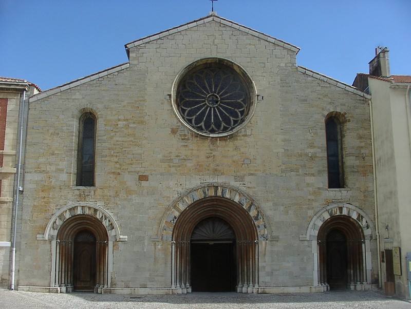 hyeres-kirche