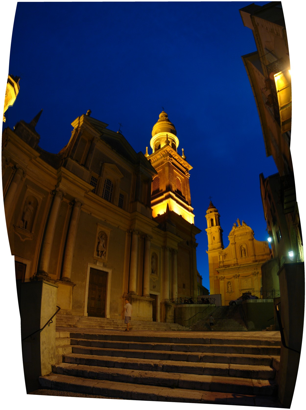 Menton bei Nacht