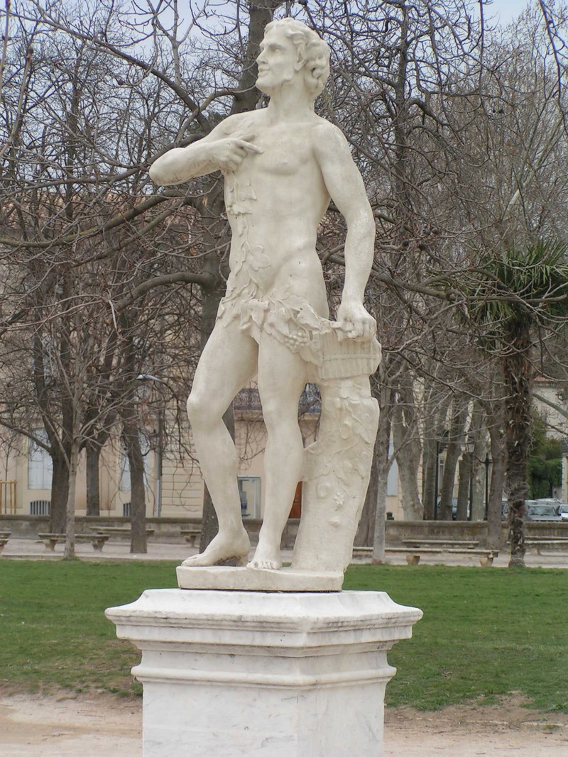 nimes-jardin-de-la-fontaine