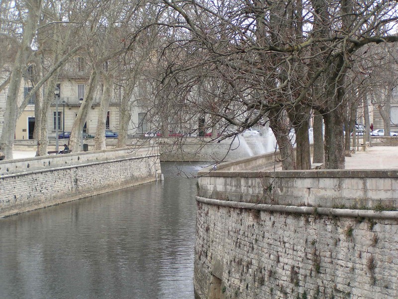 nimes-jardin-de-la-fontaine