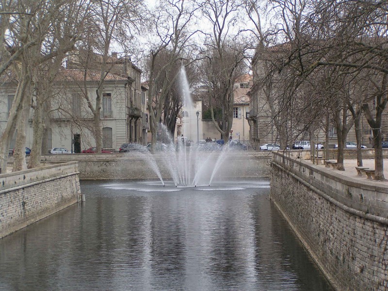 nimes-jardin-de-la-fontaine