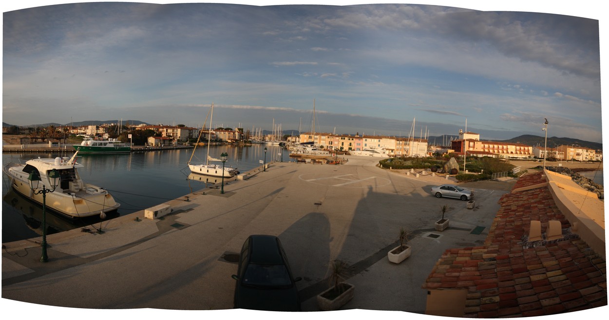 Port Grimaud am Morgen