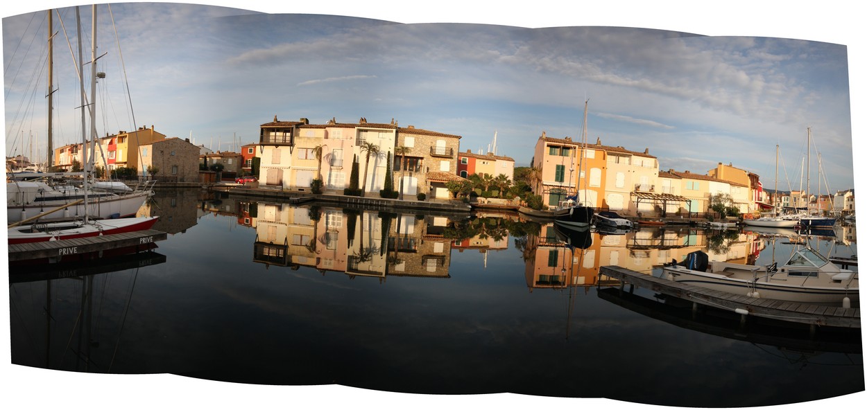 Port Grimaud am Morgen