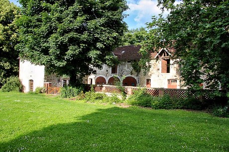 chateau-de-serrigny