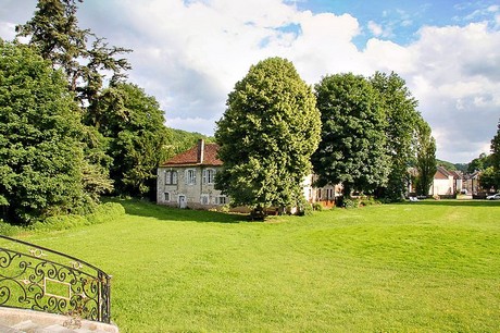 chateau-de-serrigny