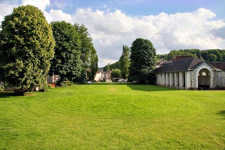 chateau-de-serrigny