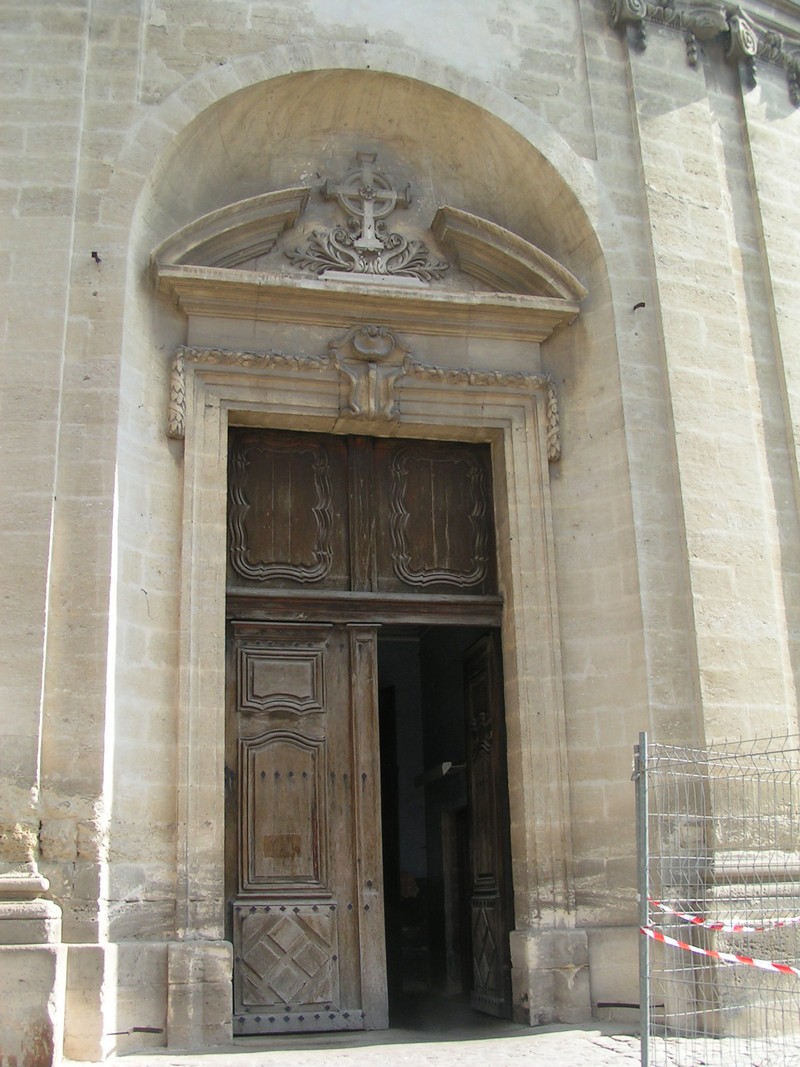 uzes-kirche