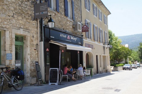 menerbes