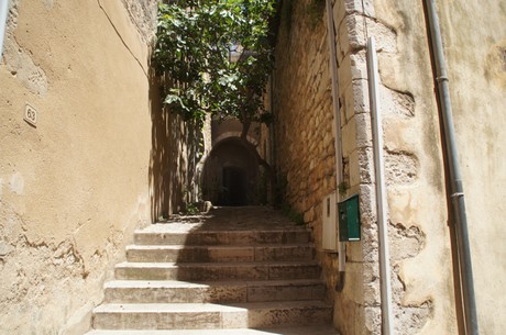 menerbes