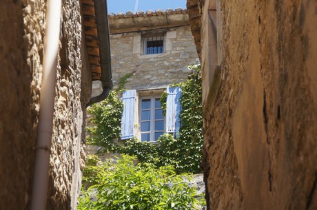 menerbes