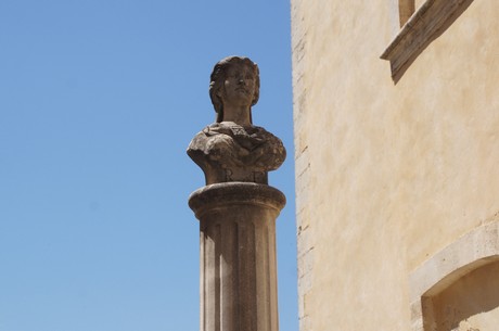 menerbes