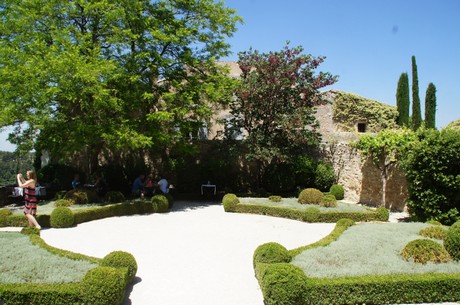 menerbes