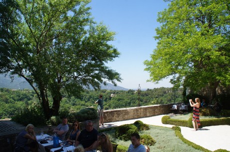 menerbes
