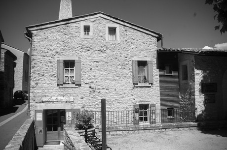 Monieux