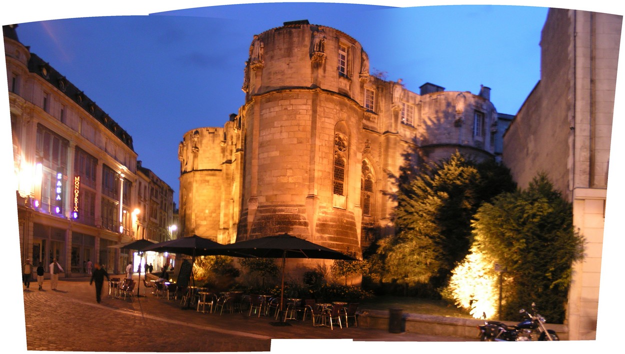 Poitiers bei Nacht