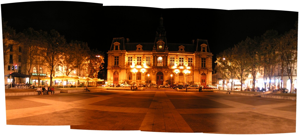 Poitiers bei Nacht