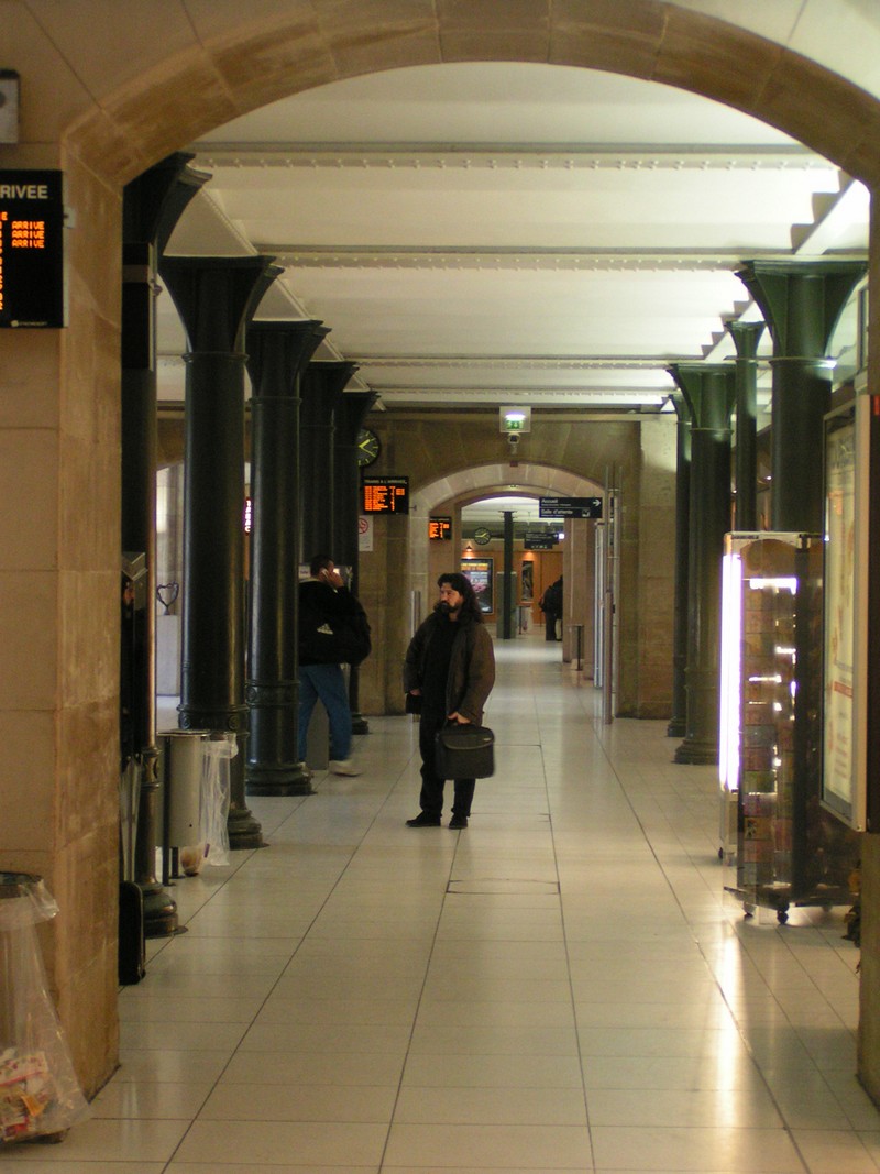 bahnhof