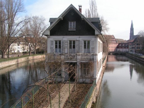 petite-france